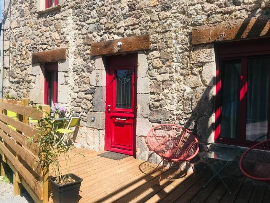 Chez Gaston Lägenhet Chambon-sur-Lac Exteriör bild